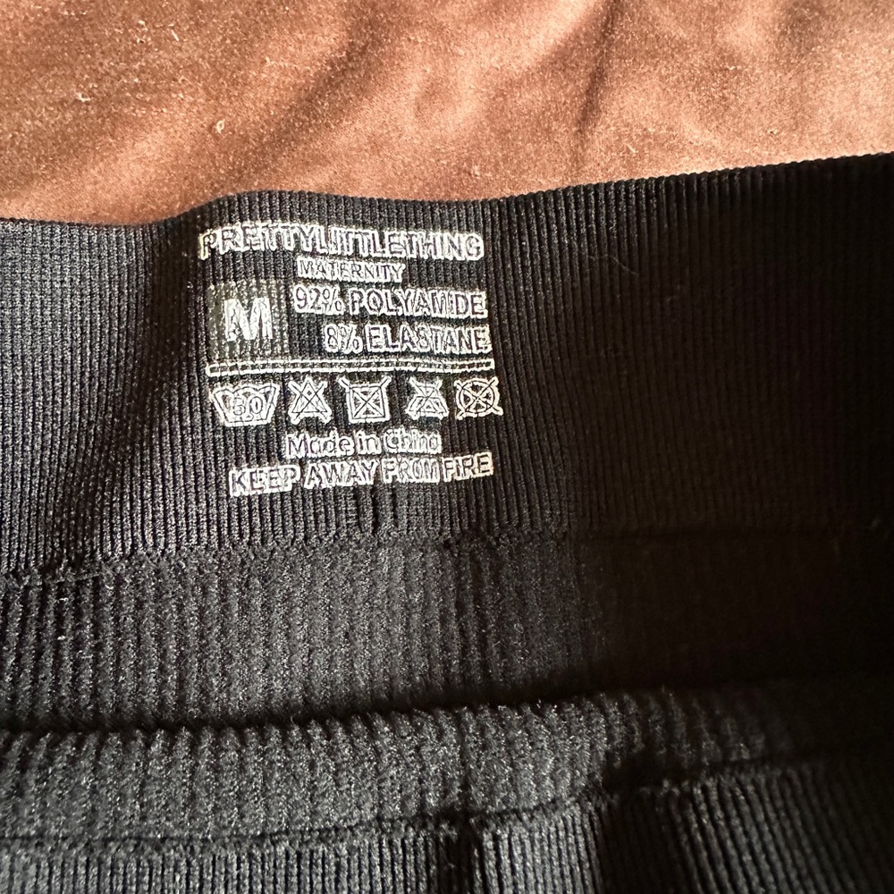 Pretty Little Thing Ribbed Leggings - Picture 3 of 4